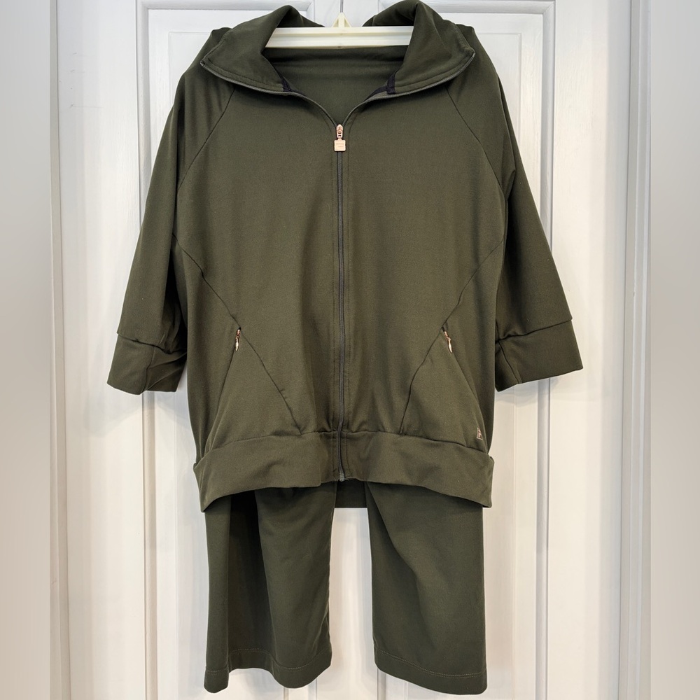 Women Fila Dark Green Zip Up Jacket & Capri Pants Athleisure Tracksuit Set M/L
